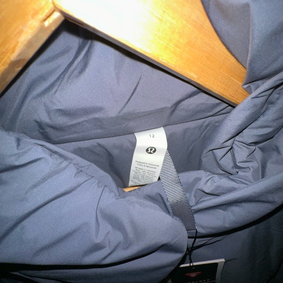 NEW NWT Lululemon Sleek City Waterproof Jacket size 12 - Picture 8 of 9